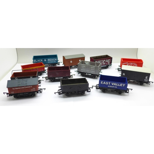 737 - Twelve OO gauge rail wagons including Hornby