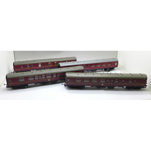 739 - Four OO gauge Hornby railway carriages