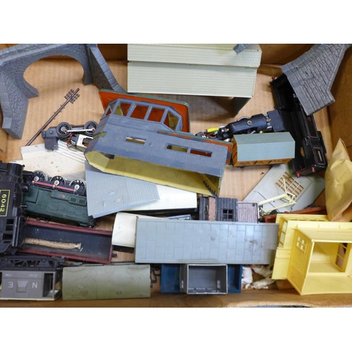 748 - A collection of model rail; buildings, locomotive in parts, etc. (25)