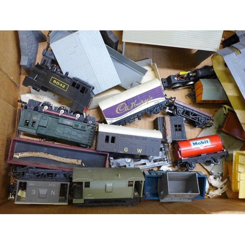 748 - A collection of model rail; buildings, locomotive in parts, etc. (25)