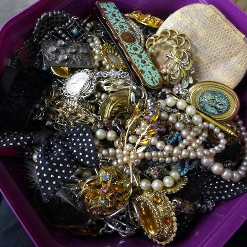 770 - Costume jewellery including vintage