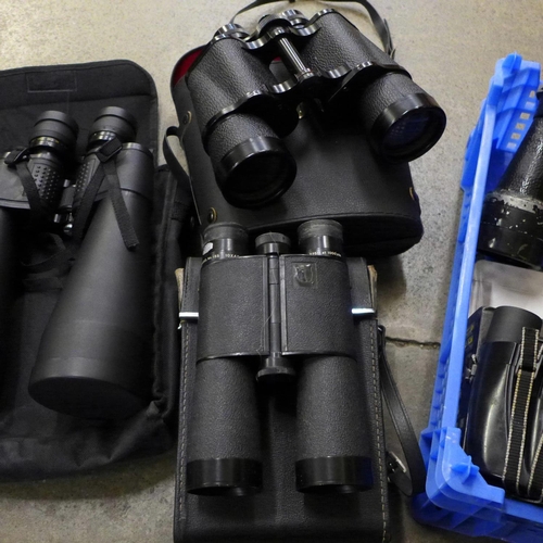 772 - Six pairs of binoculars including Zenith 10x50 and a larger pair