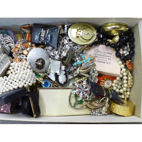 779 - A box of vintage costume jewellery, pill boxes, etc.