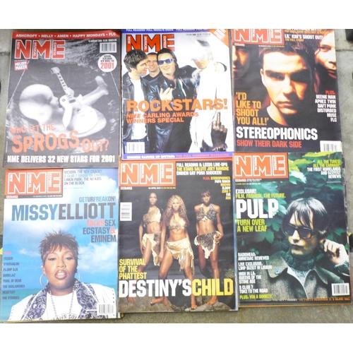 786 - A collection of New Musical Express magazines, 6th January 2001 to 29th December 2001, complete year