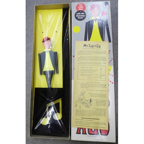 800 - A Mr. Tap n Go puppet, boxed