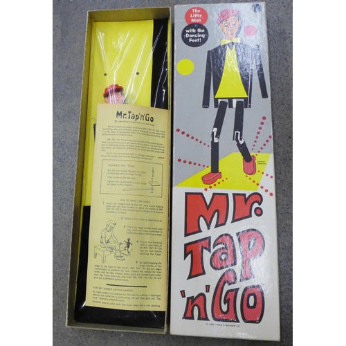 800 - A Mr. Tap n Go puppet, boxed