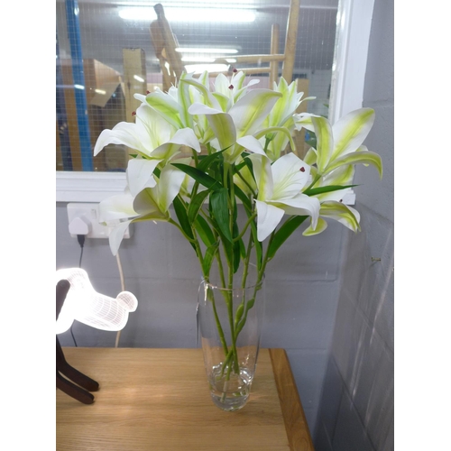 1435 - A spray of white lilies in a glass vase, 63cms (54846625)   #