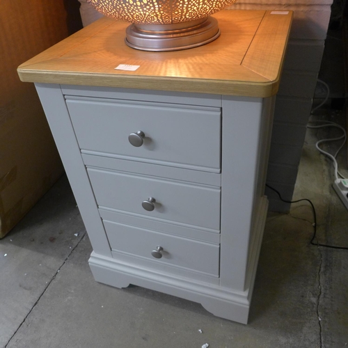 1453 - A Harmony three drawer bedside chest