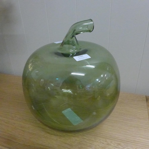 1479 - A large recycled glass apple (8010310)   #