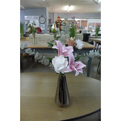 1524 - A lily and rose arrangement in a glass vase (50641911)  #