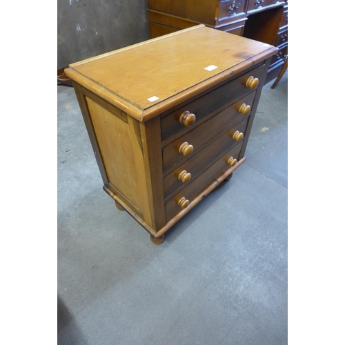 302 - A small pine chest of drawers