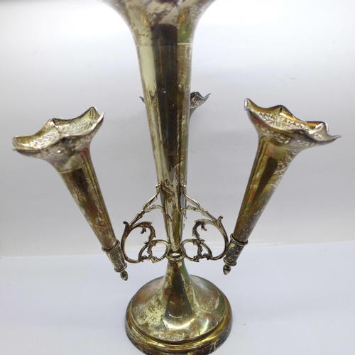 1004 - A pierced silver four trumpet epergne, Birmingham 1945, total weight 452g, weighted base, 28.5cm