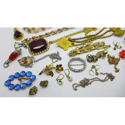 1040 - Vintage jewellery