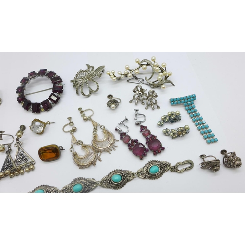 1082 - Vintage costume jewellery