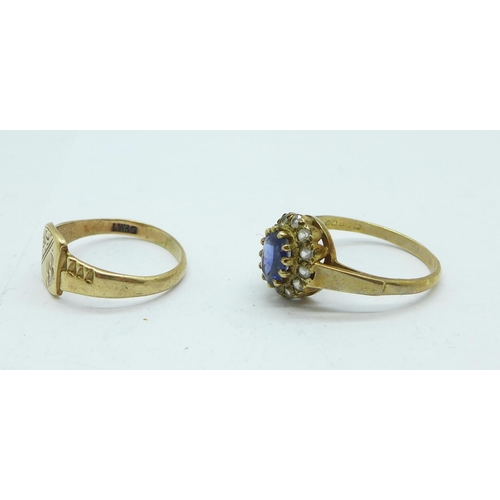 1116 - Two 9ct gold rings; cluster ring 2.6g, N/O and small signet ring 2g, M