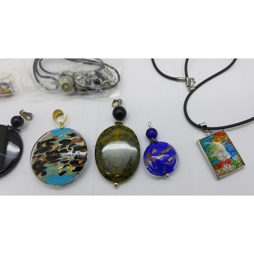 1129 - Vintage and modern jewellery including Murano and Millefiori