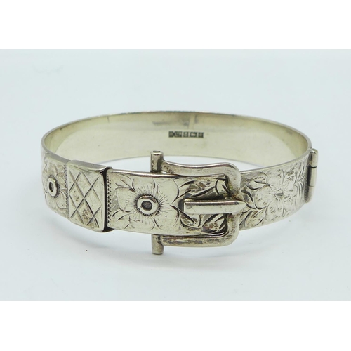 1196 - A silver bangle, 34g