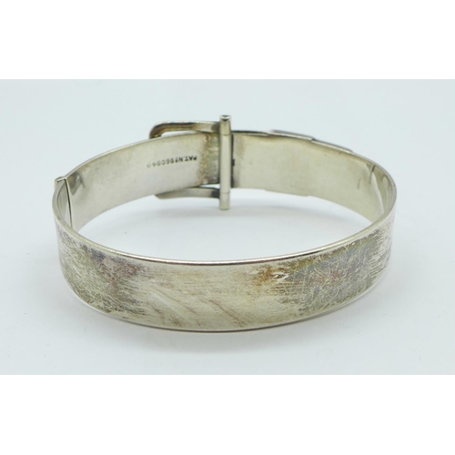 1196 - A silver bangle, 34g