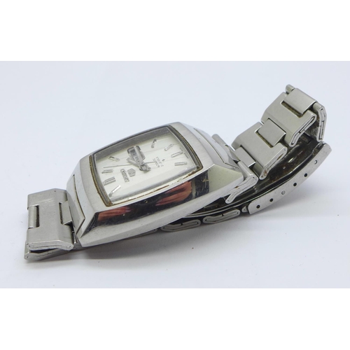 1235 - A Seiko 5 21 jewels automatic wristwatch