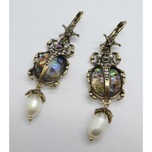 1263 - A pair of scarab beetle drop earrings