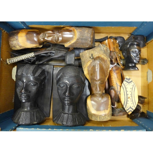 1271C - A collection of African carvings **PLEASE NOTE THIS LOT IS NOT ELIGIBLE FOR POSTING AND PACKING**