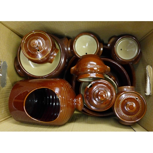 1274D - Four boxes of Pearson's of Chesterfield stoneware pots, jars, other advertising bottles, cookwares, ... 