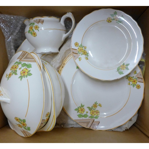 1276C - A box of decorative china dinnerwares **PLEASE NOTE THIS LOT IS NOT ELIGIBLE FOR POSTING AND PACKING... 