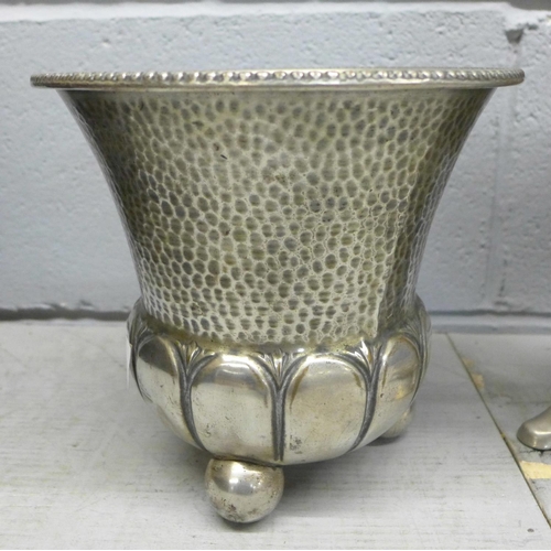 1281 - An Art Deco style bon-bon dish, a hammered ice bucket and a samovar **PLEASE NOTE THIS LOT IS NOT EL... 