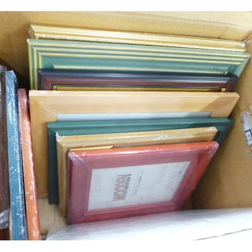 1290D - A box of modern picture frames, many still sealed, a box of photograph albums and other picture fram... 