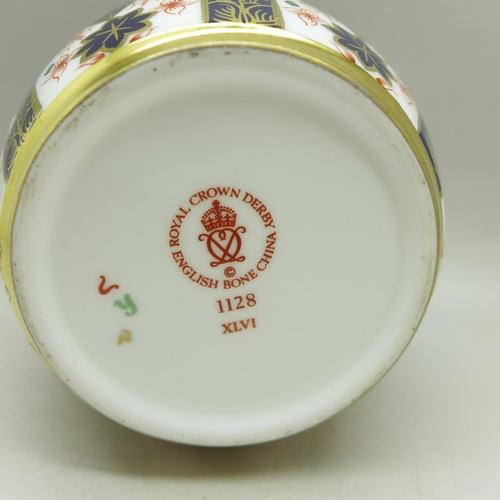 691 - A Royal Crown Derby 1128 pattern vase, 10.5cm