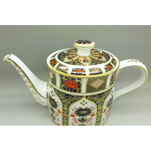 706 - A Royal Crown Derby 1128 pattern tea pot