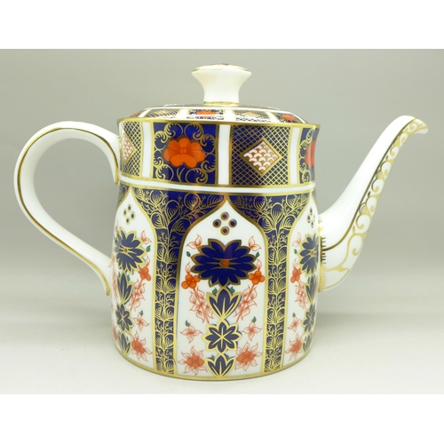 706 - A Royal Crown Derby 1128 pattern tea pot