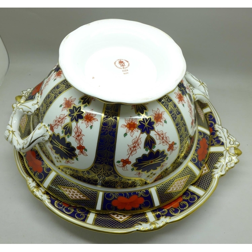 709 - A large Royal Crown Derby 1128 pattern tureen with stand