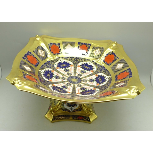 710 - A Royal Crown Derby 1128 pattern comport/centre piece, 27cm