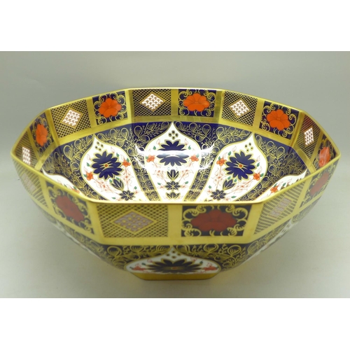 712 - A large Royal Crown Derby 1128 pattern octagonal shaped bowl, 28cm