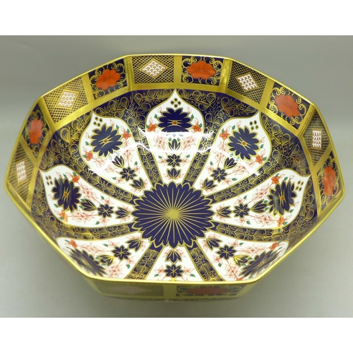 712 - A large Royal Crown Derby 1128 pattern octagonal shaped bowl, 28cm