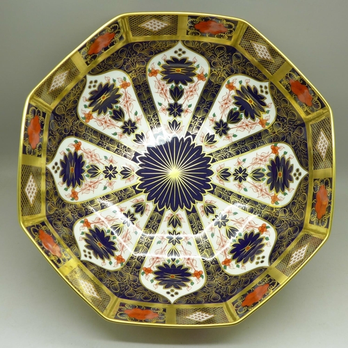 712 - A large Royal Crown Derby 1128 pattern octagonal shaped bowl, 28cm