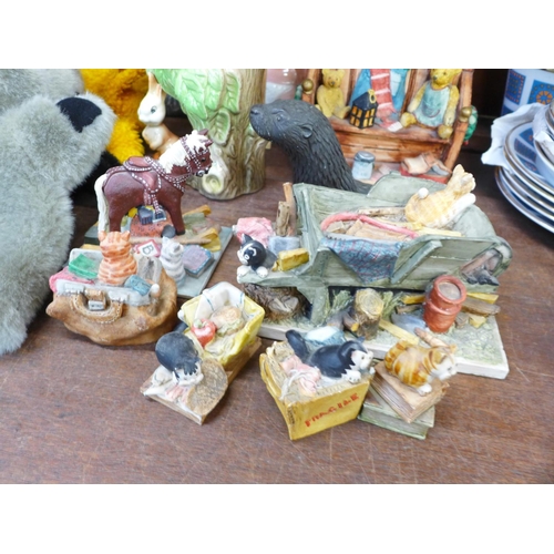 752 - Two resin figures of otters, eight Peter Jones resin comical cat and other ornaments, a Sandland Ted... 