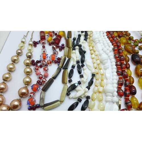 758 - Thirteen vintage bead necklaces