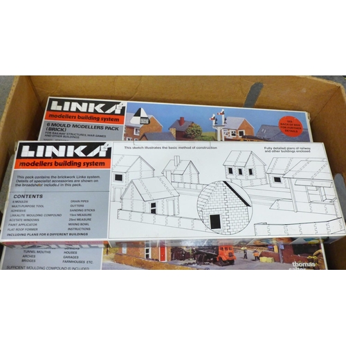 805 - Nine boxes of Linka, Modellers Building System 6 mould brick packs