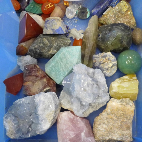 817 - A collection of mineral samples, etc.