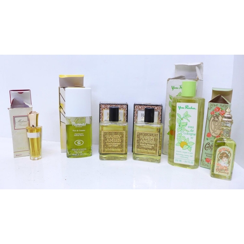 825 - A collection of perfumes (16)