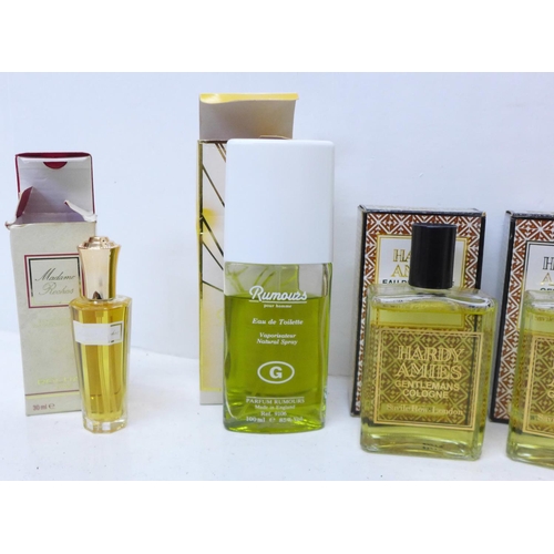 825 - A collection of perfumes (16)