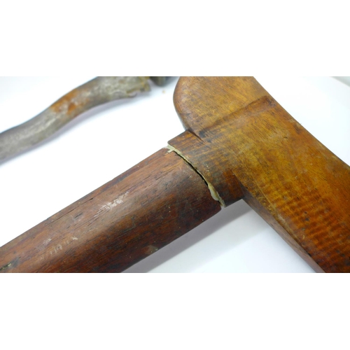 930 - An Indonesian kris with wooden scabbard (scabbard repaired), blade 34cm