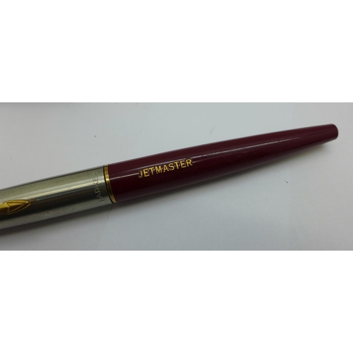 948 - A marbled pen with 14ct gold nib marked The King, Derby, lacking clip, four Parker pens and two Shea... 