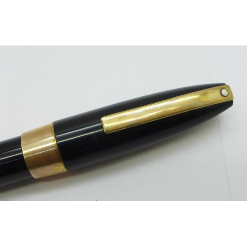 950 - A Sheaffer-Australian fountain pen with 14ct gold nib and snorkel filler