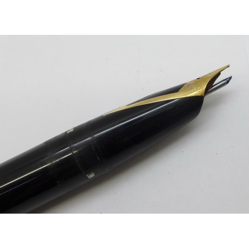 950 - A Sheaffer-Australian fountain pen with 14ct gold nib and snorkel filler