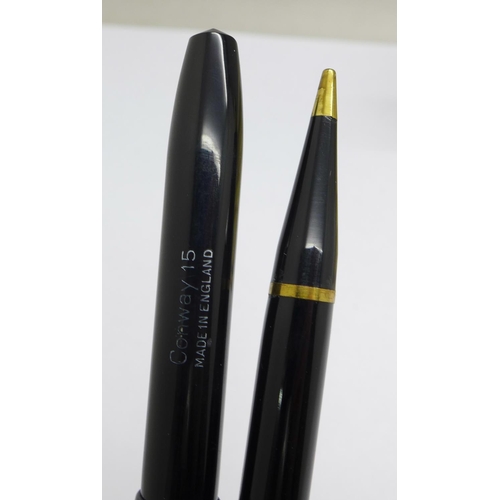 960 - A 1950's Conway Stewart Conway 15 fountain pen with 14ct gold nib and matching 'Nippy' No.3 pencil, ... 