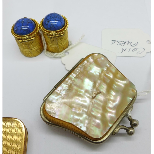 965 - A compact, a mother of pearl purse, a sovereign case, a box and a double pill box