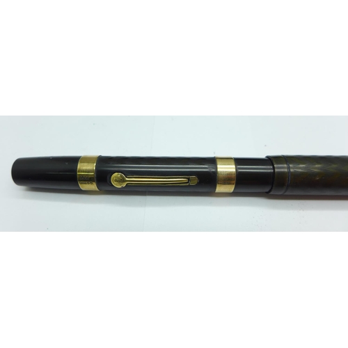 971 - A circa 1920's Waterman's Ideal fountain pen with 14ct gold nib, with box